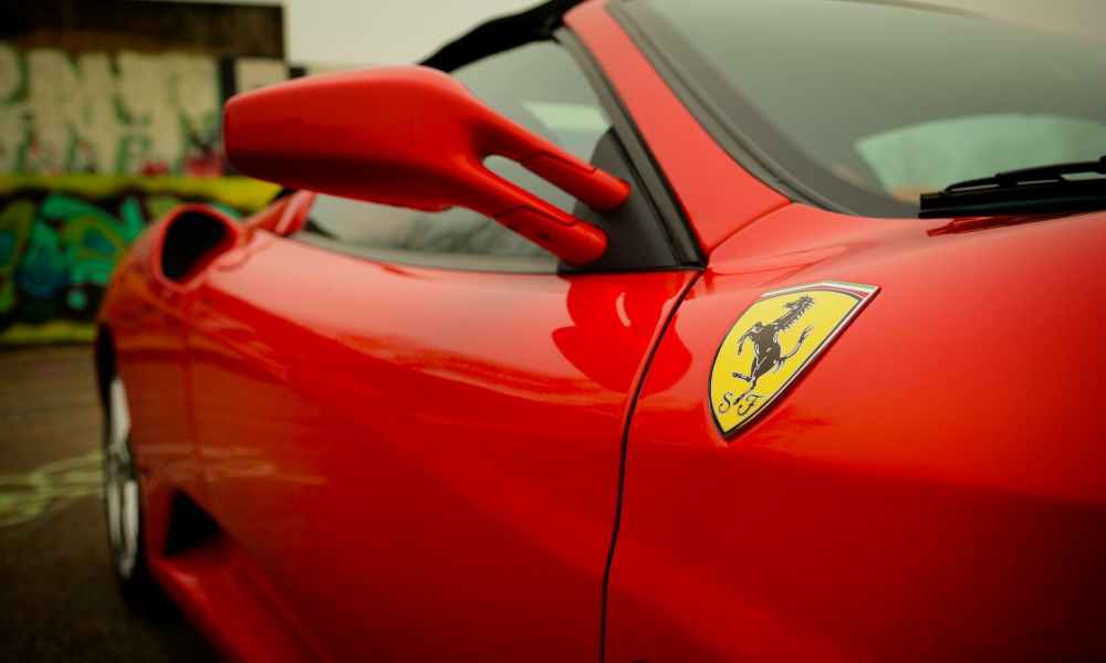 red ferrari coupe